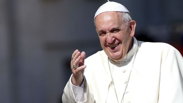 internaron al papa francisco