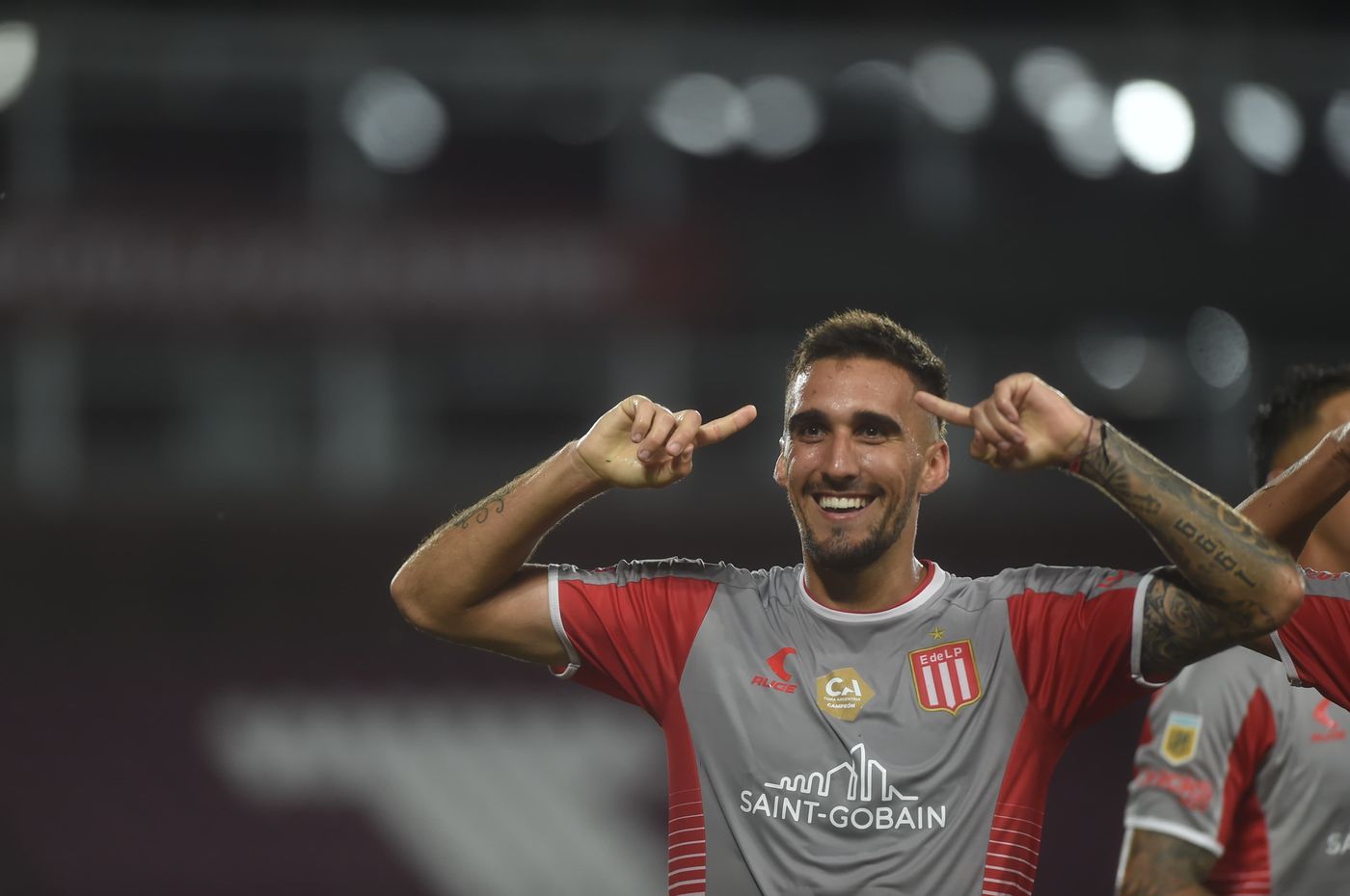 Estudiantes Argentino Monte Maiz Méndez gol 2.jpeg