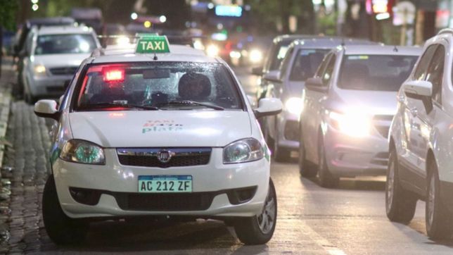 desesperado pedido de los taxistas de la plata que no pueden cargar gnc y pierden viajes