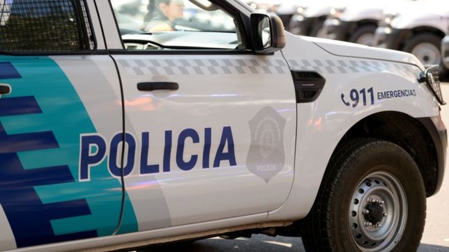 lo detuvieron por desnudarse frente a una mujer que se bajaba del micro en la plata