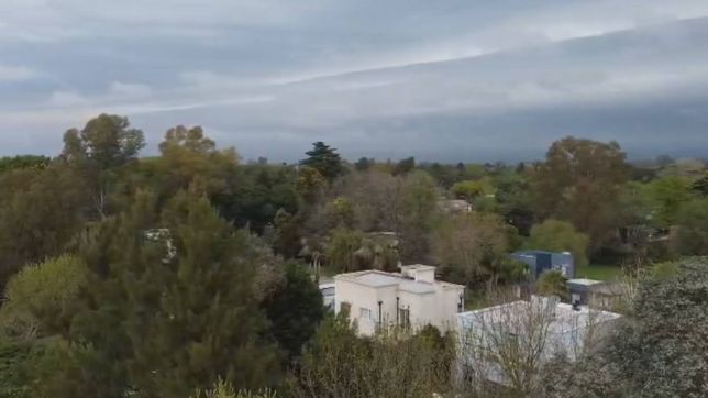 las impactantes imagenes de la llegada de la tormenta a la plata