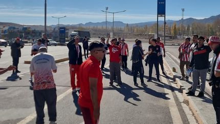 Los hinchas de Estudiantes dicen presente en Chile para alentar al equipo por la Libertadores