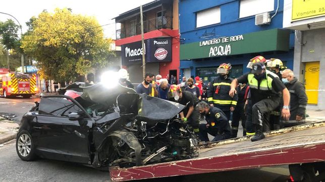 iban en un audi a toda velocidad, chocaron contra una columna y murieron dos hermanas