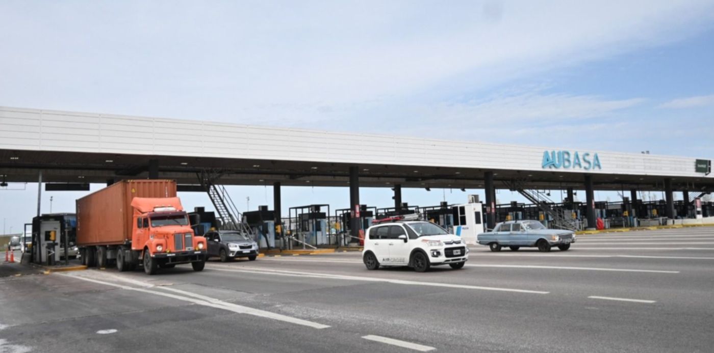 AUBASA informó que no se cobrarán peajes en el horario de la elección en todo el trayecto de la Autopista La Plata - Buenos Aires. AUBASA informó que no se cobrarán peajes en el horario de la elección en todo el trayecto de la Autopista La Plata - Buenos Aires.