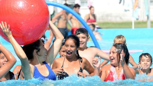 temporada de verano en la repu: actividades, cultura y juegos de agua en vacaciones