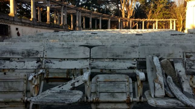 tras anos de abandono, ¿vuelve el teatro del lago a manos de la municipalidad?