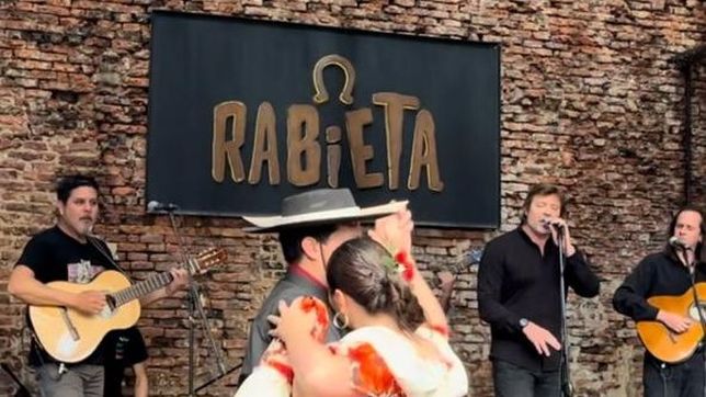 nueva presentacion de la pena malcriada en la plata: llega peteco carabajal con santiago trio