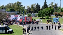 una protesta social volvera a interrumpir el transito en la bajada de la autopista una protesta social volvera a interrumpir el transito en la bajada de la autopista