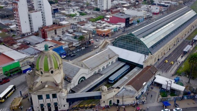 alberto fernandez llega a la plata para inaugurar el nuevo techo de la estacion de trenes