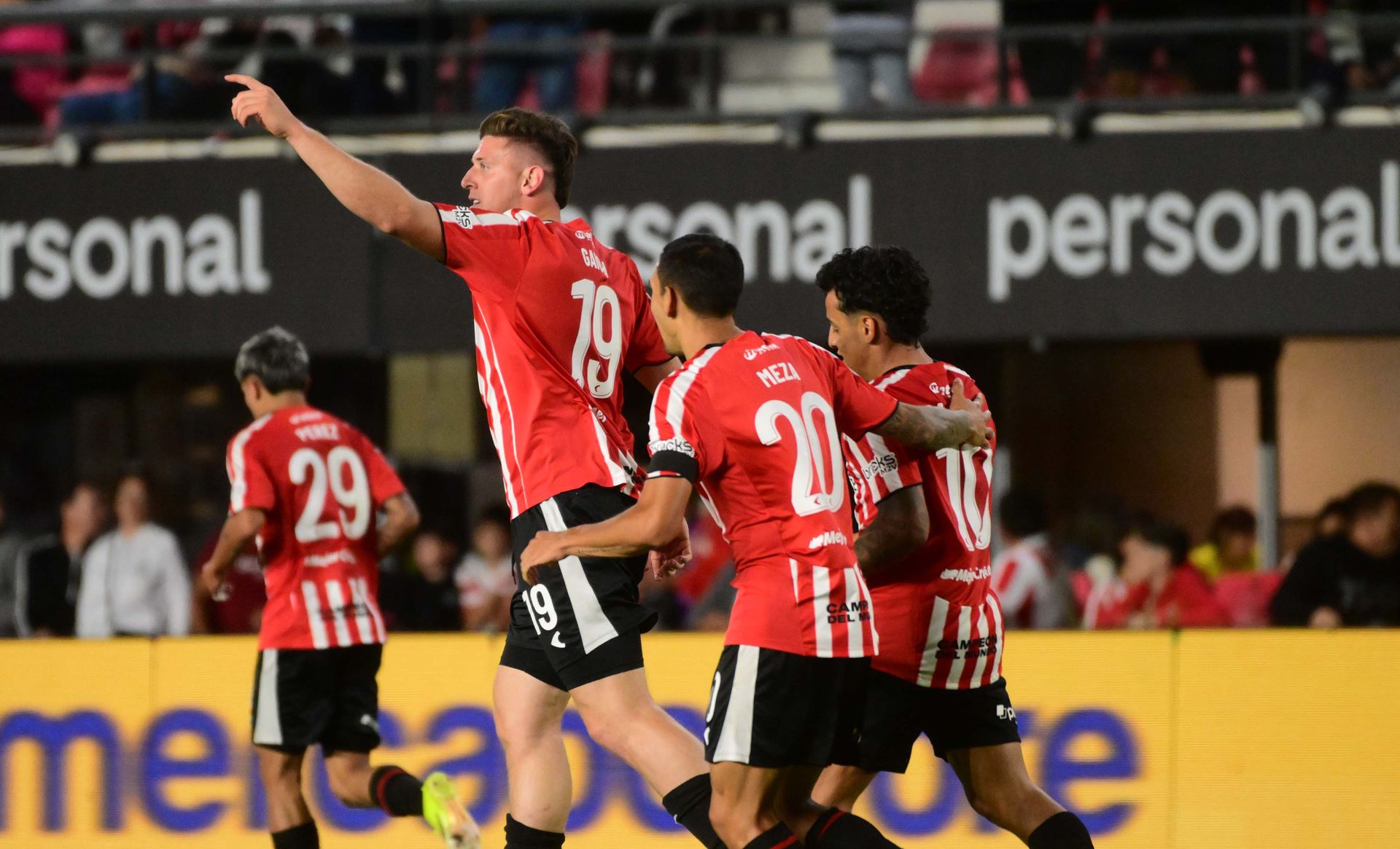 Estudiantes Central Córdoba festejo gol Gaich