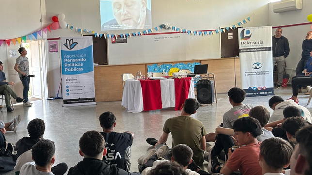 apostar no es juego: los juveniles de estudiantes recibieron una capacitacion sobre ludopatia