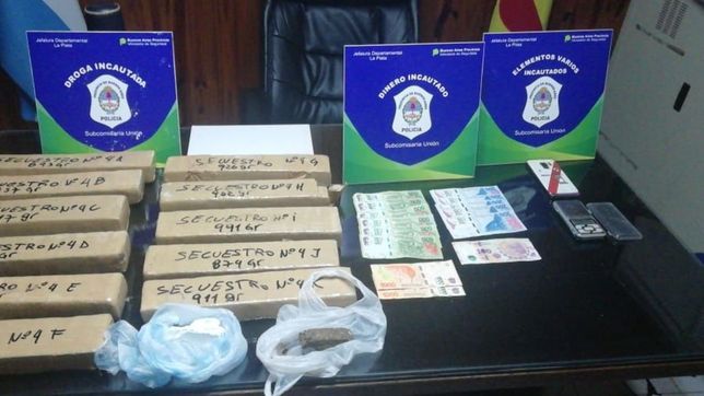 lo denunciaron por vender droga, lo persiguieron y cayo con 10 kilos de marihuana en san carlos