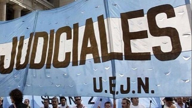 judiciales paran y marchan otra vez en reclamo del pago de aumento salarial acordado