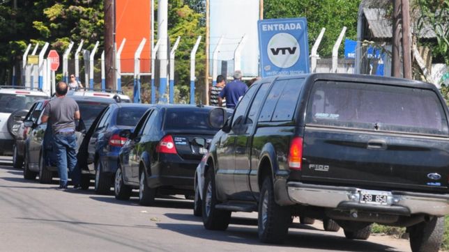 piden multar a la empresa que hace la vtv por las colas interminables en la plata