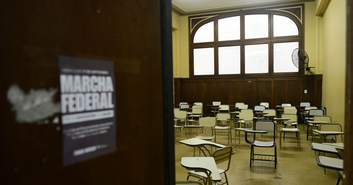 Los docentes de la UNLP votaron otro paro de dos semanas y se ...