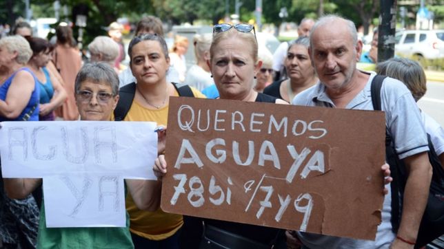 con los tanques aun vacios y con bronca, vuelven a convocar a una protesta frente a absa
