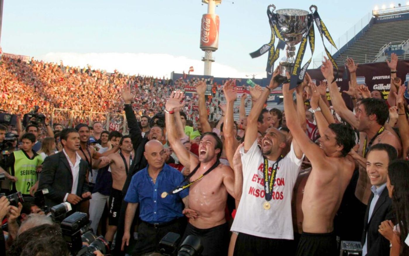Estudiantes campeón 2006.jpg