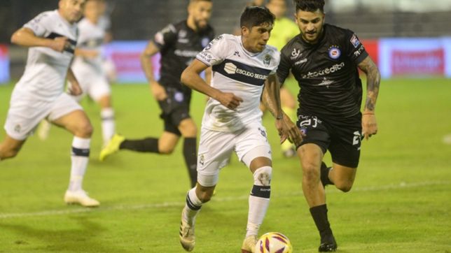 gimnasia dejo todo en el bosque pero no le alcanzo y quedo afuera de la copa de la superliga