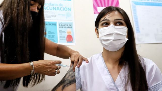 la historia de la enfermera platense que tuvo covid y fue la primera vacunada del pais