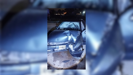 Un conductor perdió el control y chocó contra una columna en plena avenida 520 Un conductor perdió el control y chocó contra una columna en plena avenida 520