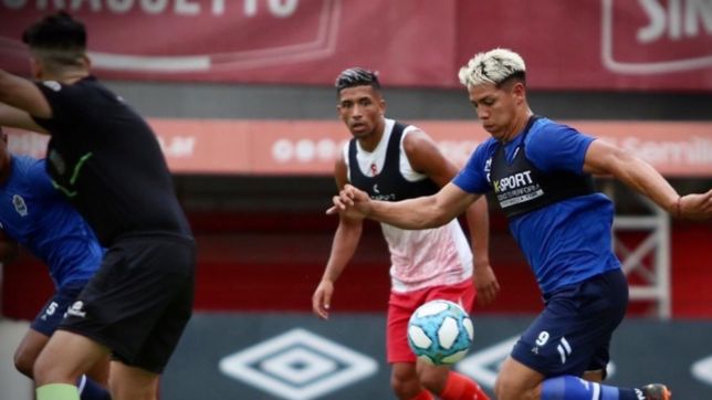 en su primer amistoso, gimnasia le ganaba a argentinos pero se lo dieron vuelta