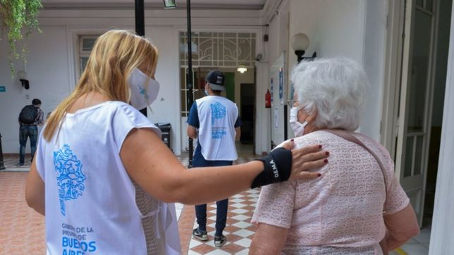 el 94% de los bonaerenses mayores de 60 ya tiene las dos dosis de la vacuna
