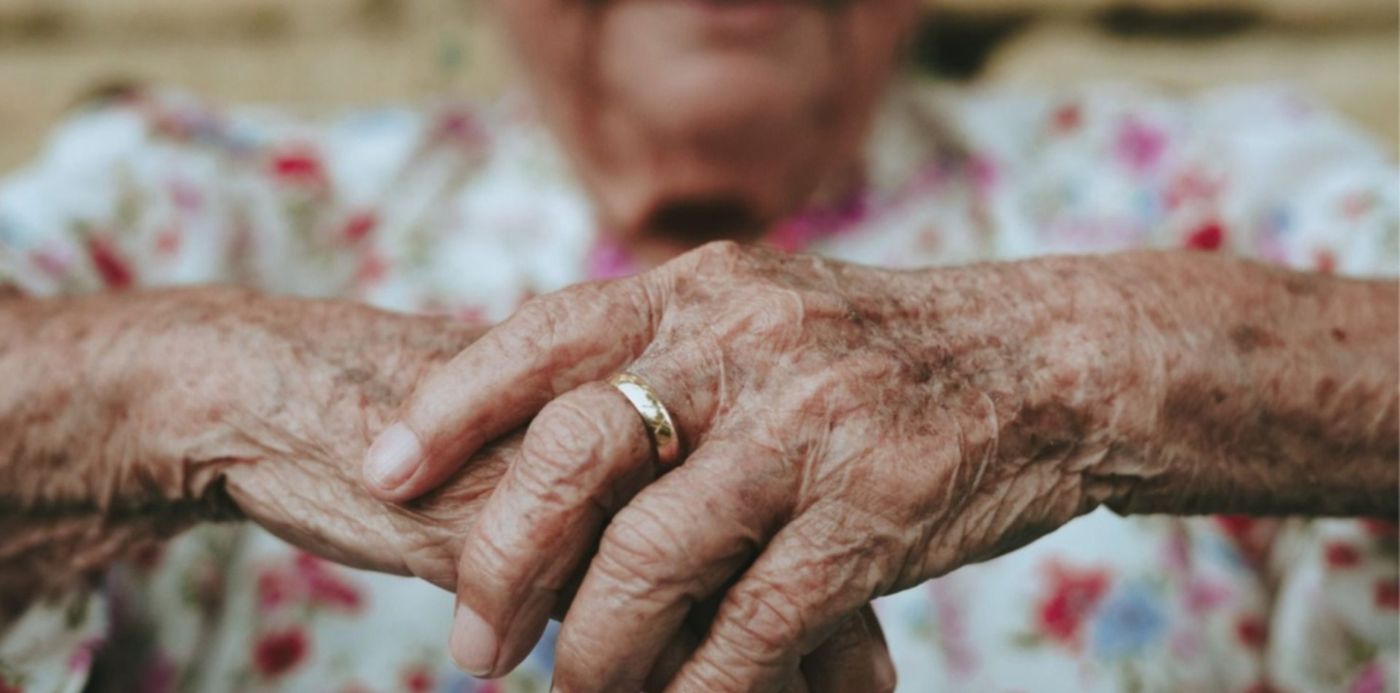 Jubilado Jubilada Manos