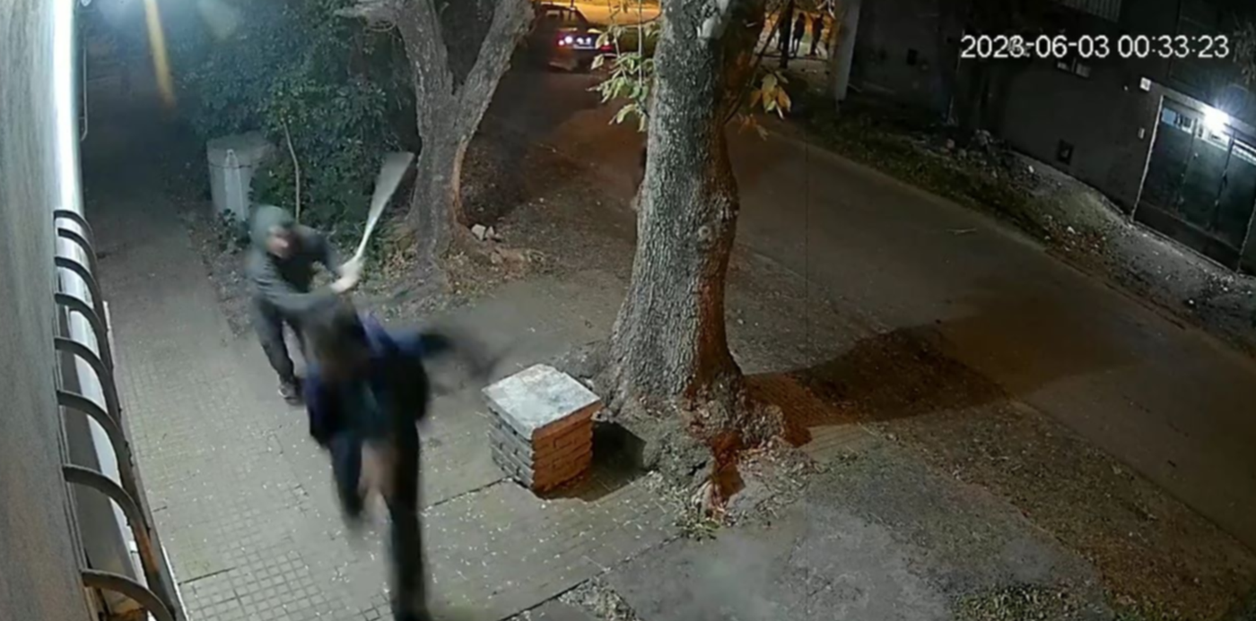 vecinos de olmos corren a palazos a ladrón