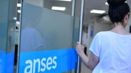 auh: ¿cuando se cobrara el aumento que anuncio el gobierno?