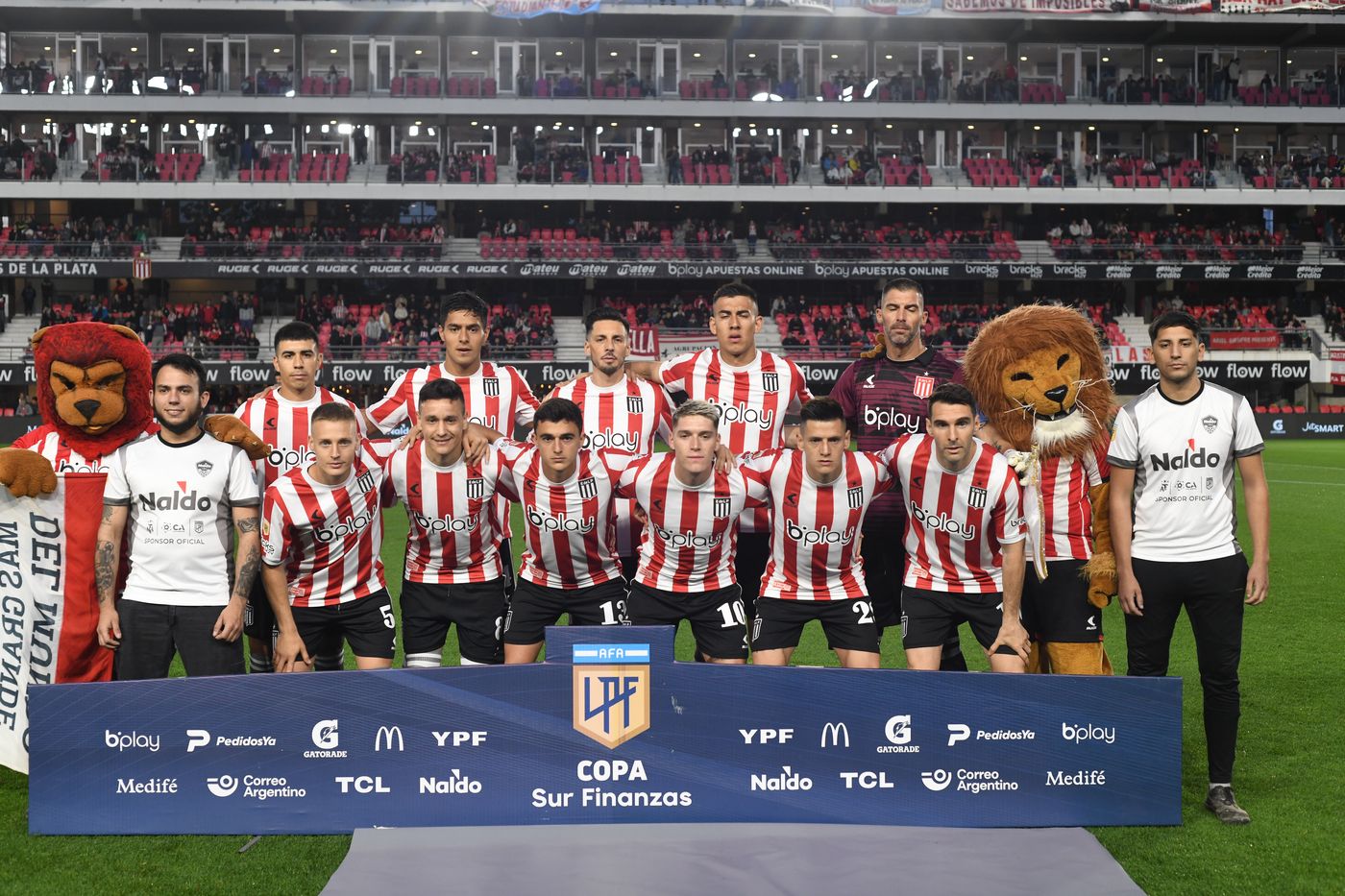 Estudiantes Sarmiento formación.JPG
