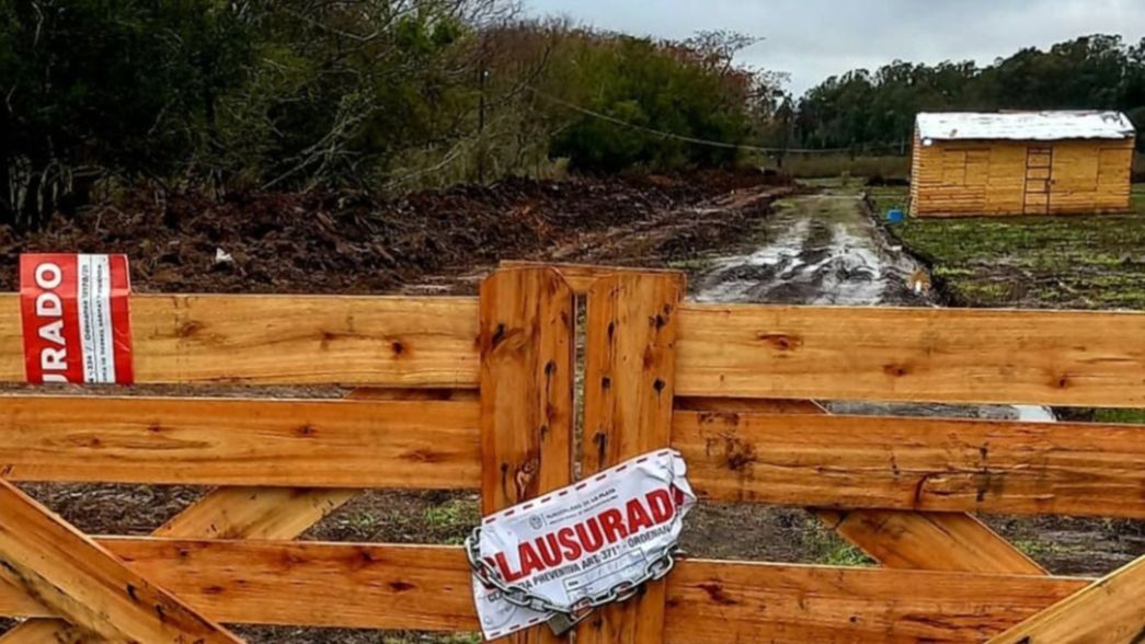Clausuran un loteo en La Plata por falta de papeles y sectores usurpados