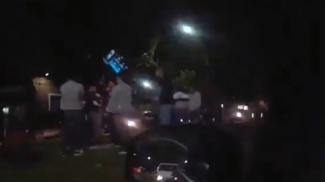 denuncian que una cerveceria de la plata se lleno de gente y seguia abierta tras el toque