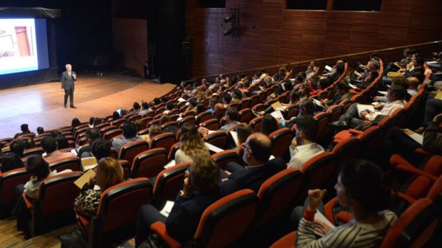 con jornadas de trabajo y debate, asi se vive la maraton de comunicacion politica en la plata