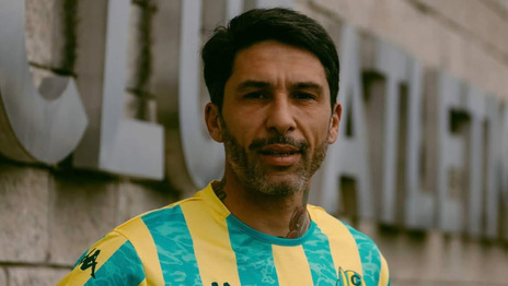 Lucas Castro firmó su contrato en Aldosivi y ya tuvo su primer entrenamiento Lucas Castro firmó su contrato en Aldosivi y ya tuvo su primer entrenamiento