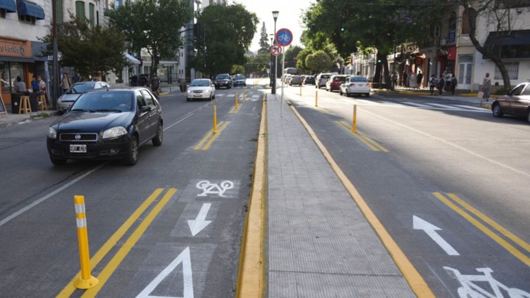 Con un 50% de ejecución, avanza una bicisenda clave para los estudiantes de la UNLP