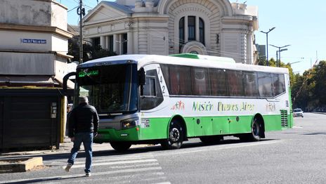 Los micros a Capital Federal volvieron a subir y los boletos se acercan cada vez más a los $5.000 Los micros a Capital Federal volvieron a subir y los boletos se acercan cada vez más a los $5.000