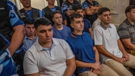 Entre flexiones y asistencia psicológica, así esperan el veredicto rugbiers en Dolores