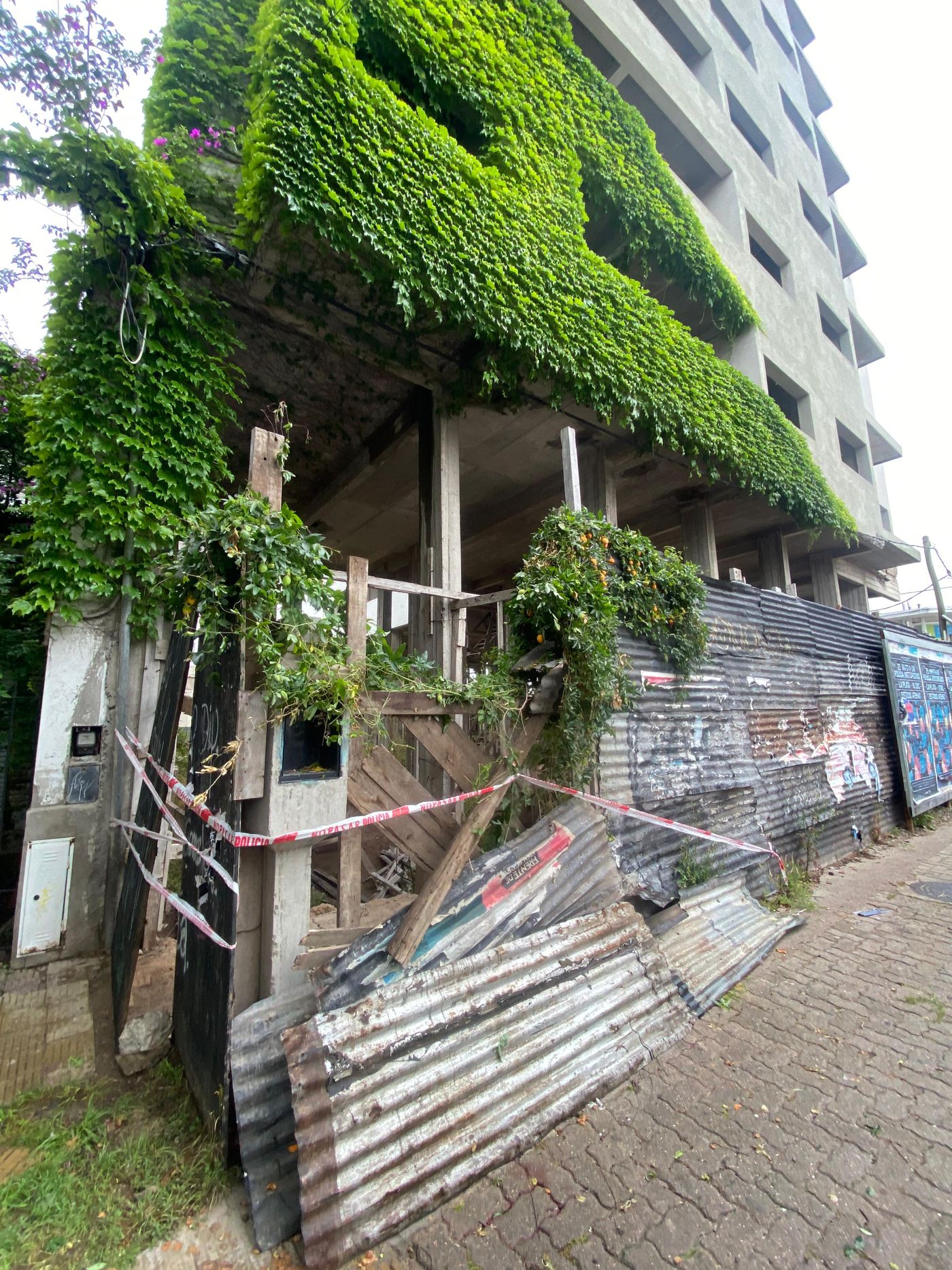 Edificio femicidio 24 y 44 (17).jpeg