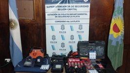 un remisero con antecedentes termino preso tras robar una camioneta en la plata