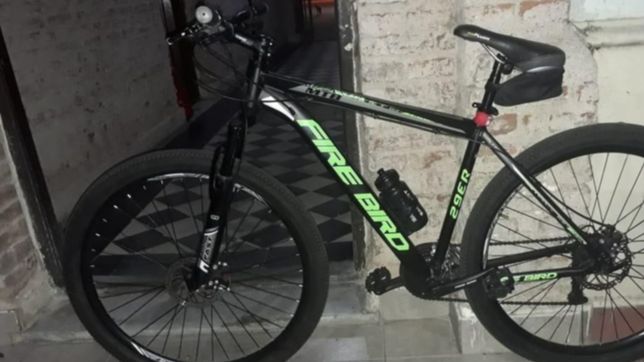 robaron dos bicicletas en la estacion de servicio de 7 y 45 y los atraparon en los hornos