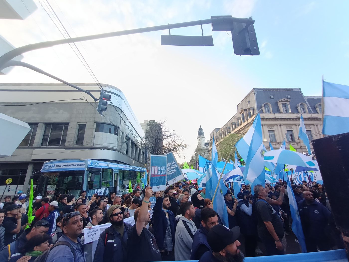 Marcha de la UOCRA por el financiamiento educativo.jpeg