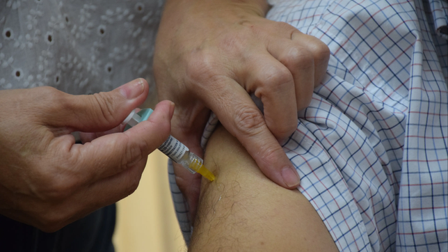 la campana de vacunacion antigripal de pami se extiende a caps de la region