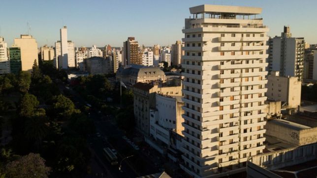 terminaron los trabajos de pintura y el edificio de 7 y 50 se renovo tras medio siglo