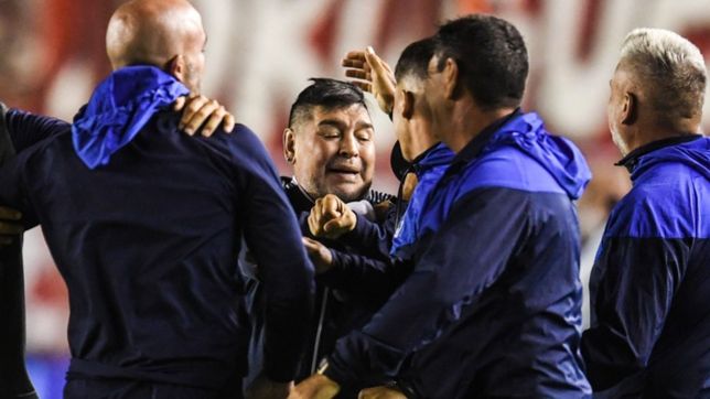 ?estoy mas solo que macri en el dia del amigo?: la frase de maradona tras el partido