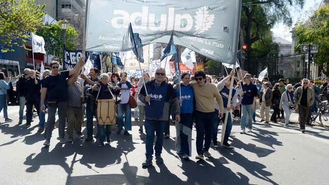 docentes de la unlp decidieron profundizar el plan de lucha en el segundo cuatrimestre