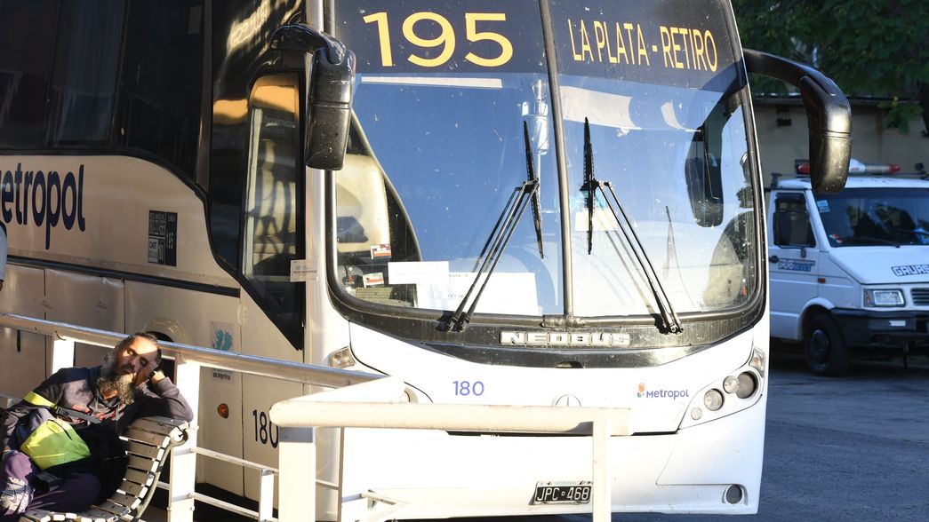 Denuncian a la empresa de micros Metropol por un presunto fraude millonario al Estado