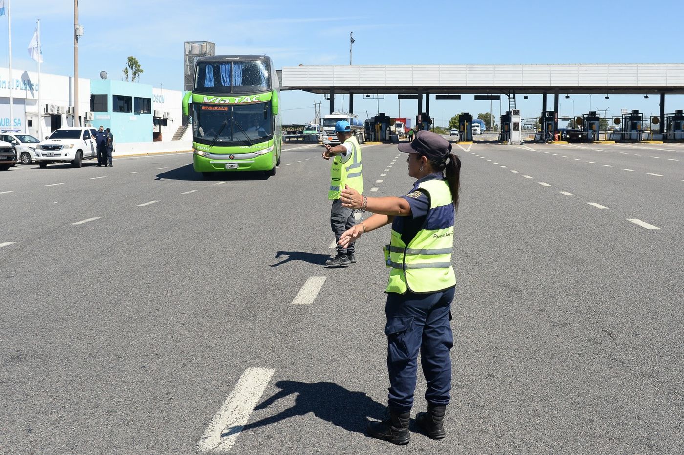 Los agentes de la Polic&iacute;a Bonaerense en el megaoperativo conjunto en la Autopista La Plata-Buenos Aires