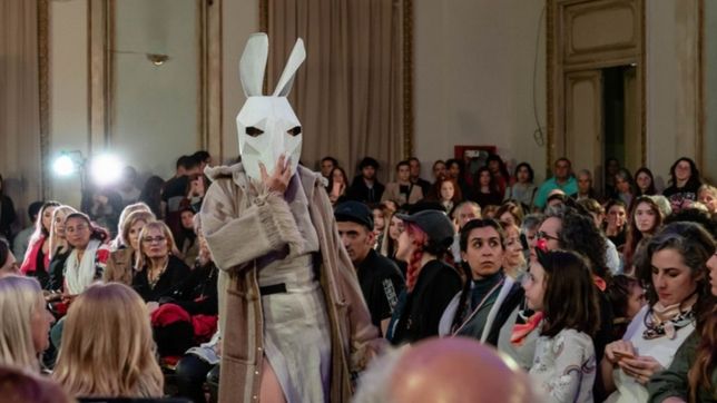 con la presencia de gino bogani, vuelve a la plata el desfile italia en la piel