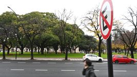 planean prohibir el estacionamiento en puntos clave de plaza italia, plaza rocha y el centro planean prohibir el estacionamiento en puntos clave de plaza italia, plaza rocha y el centro