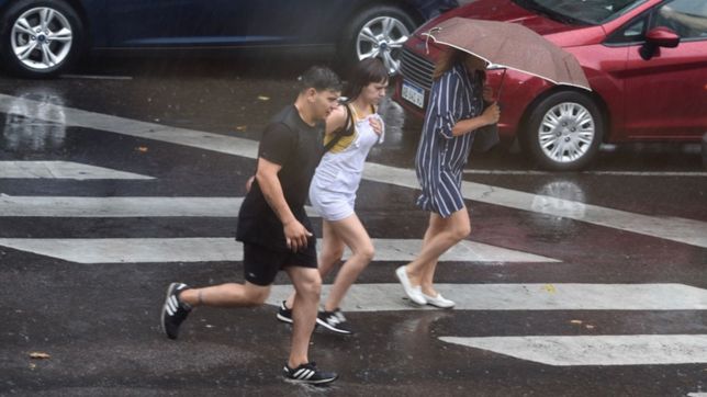 el ultimo viernes del ano se va con mucha humedad y mas lluvias en la plata